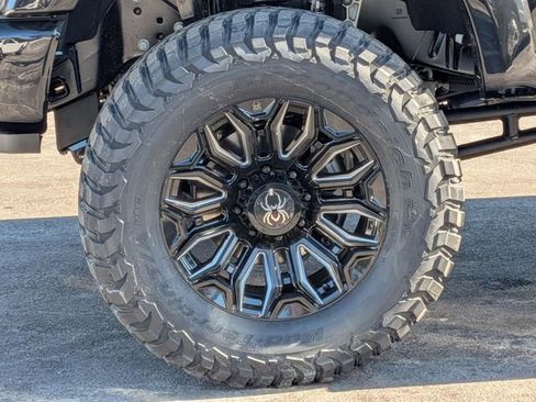 New 2026 Ford F250 Lariat w/ Black Appearance Package image 33