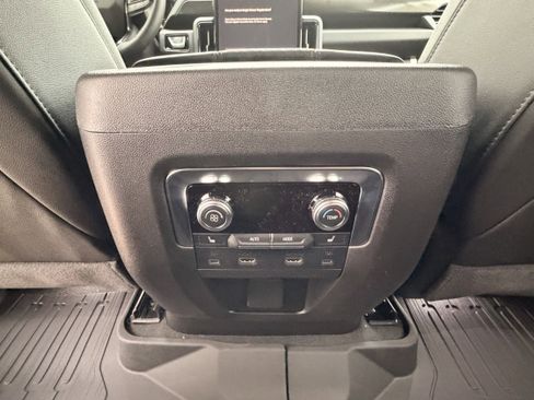 New 2026 GMC Yukon AT4 w/ AT4 Premium Plus Package image 34