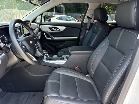 Used 2024 Chevrolet Blazer LT w/ Sound & Technology Package FWD image 9
