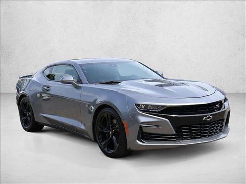 Used 2019 Chevrolet Camaro SS RWD image 3