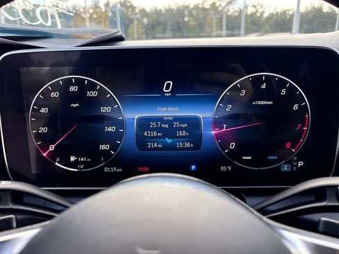 Used 2024 Mercedes-Benz GLC 300 4MATIC image 20