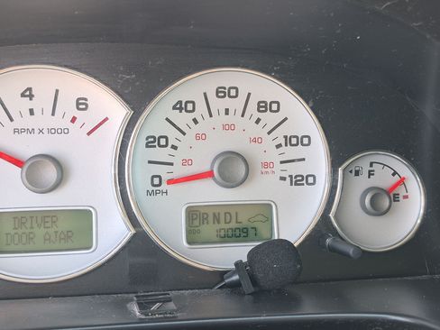 Used 2005 Ford Escape 4WD Hybrid image 21