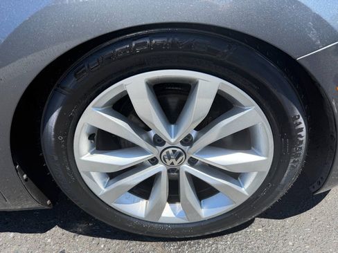 Used 2014 Volkswagen Beetle TDI FWD image 6