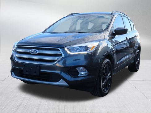 Used 2019 Ford Escape SEL image 3