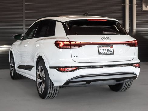 Certified 2025 Audi Q6 e-tron Premium w/ Convenience Package image 2