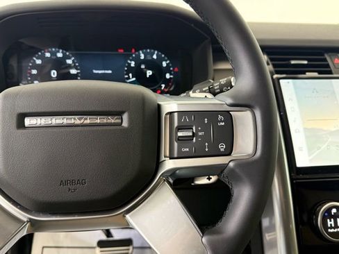 New 2026 Land Rover Discovery Dynamic SE image 39