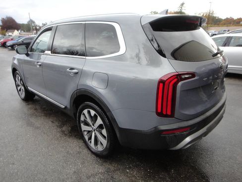 Used 2021 Kia Telluride EX w/ EX Premium Package image 4