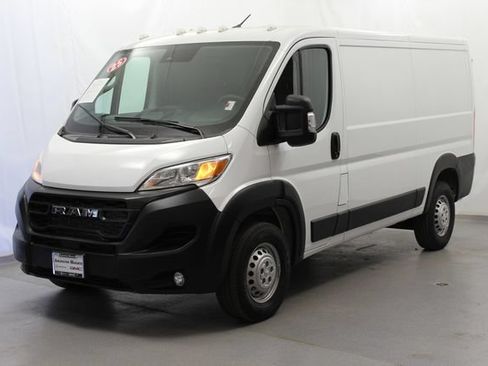 Used 2025 RAM ProMaster 2500 w/ Convenience Group FWD image 13