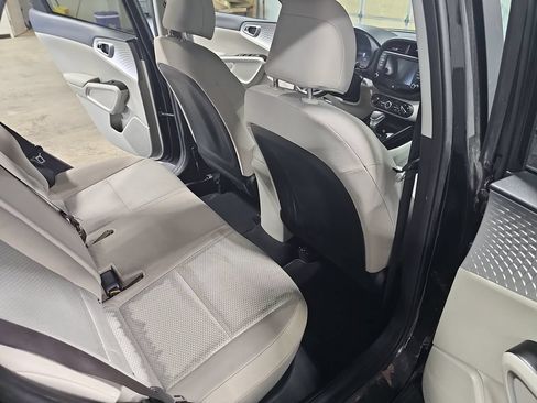 Used 2022 Kia Soul LX w/ Technology Package FWD image 11