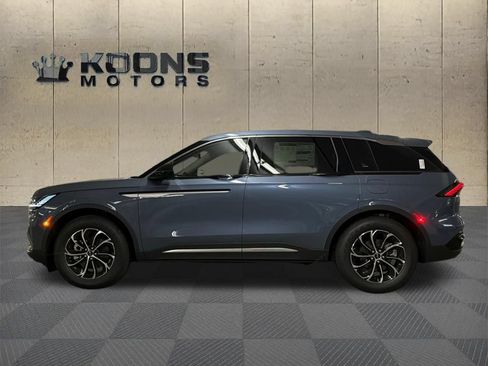 New 2026 Lincoln Nautilus Premier AWD/4WD image 4