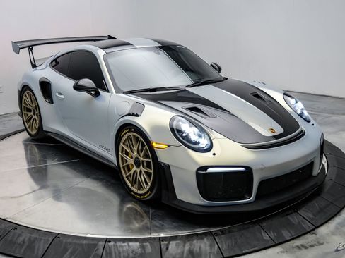Used 2018 Porsche 911 GT2 RS w/ Weissach Package RWD image 30