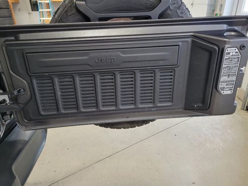 Used 2021 Jeep Wrangler Unlimited Sahara AWD/4WD image 53