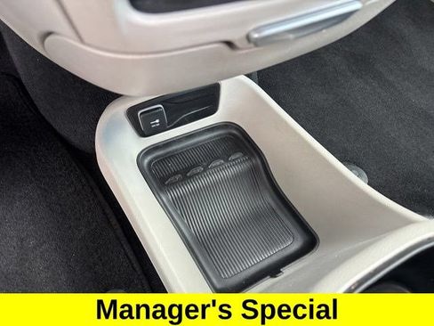 Used 2023 Chrysler Pacifica Touring-L FWD image 24