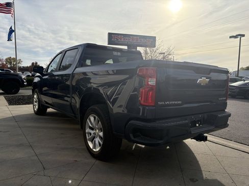 Used 2021 Chevrolet Silverado 1500 Custom w/ Safety Confidence Package image 7