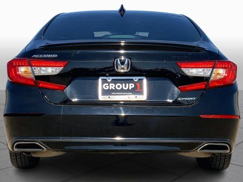 Used 2018 Honda Accord Sport image 5