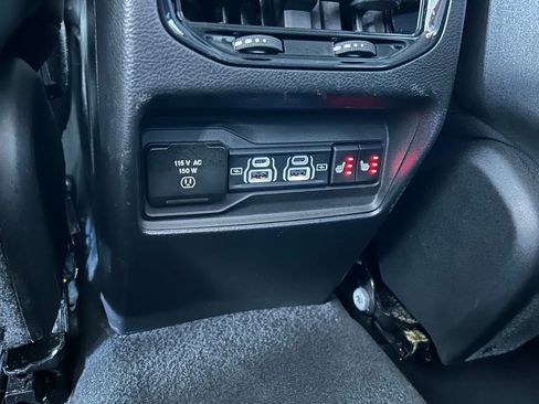 Used 2023 Jeep Grand Cherokee Limited image 42