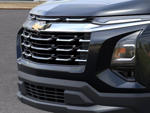 New 2026 Chevrolet Equinox LT w/ Convenience Package II FWD image 13