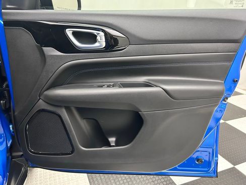 New 2026 Jeep Compass Latitude image 16