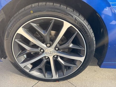 Used 2022 Honda Civic Touring image 11