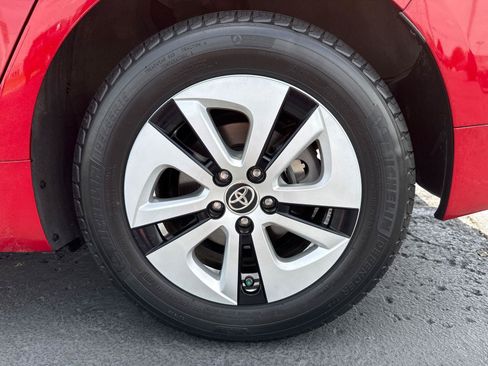 Used 2016 Toyota Prius Four FWD image 30