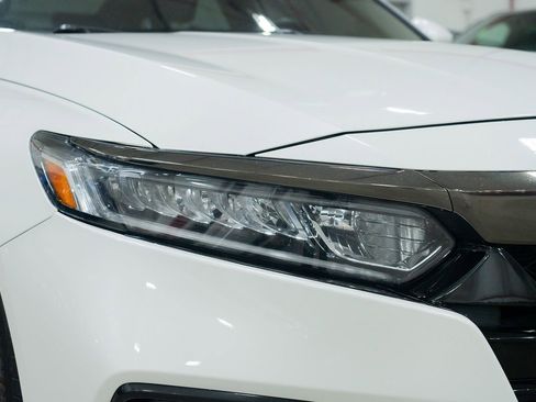 Used 2018 Honda Accord Sport image 12