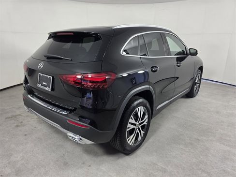 Certified 2025 Mercedes-Benz GLA 250 image 4