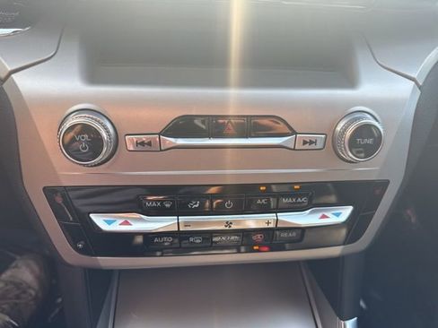 Used 2023 Ford Explorer XLT w/ Equipment Group 202A image 17