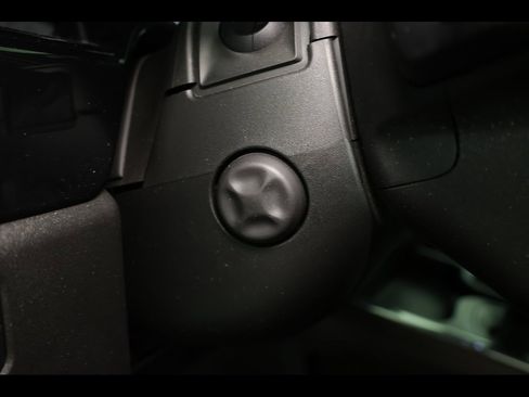 Used 2023 GMC Sierra 1500 SLT w/ SLT Convenience Package image 31