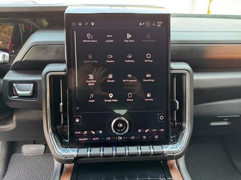 Used 2026 GMC Yukon Denali w/ Denali Reserve Package AWD/4WD image 20