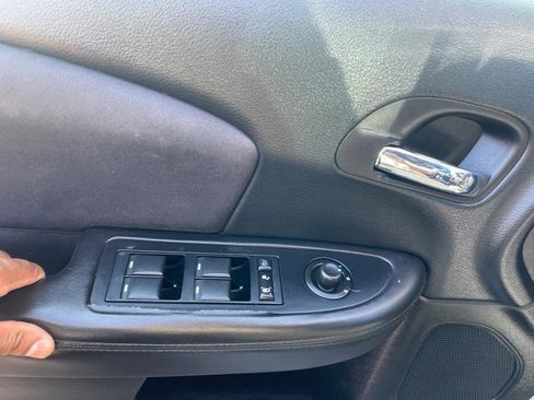 Used 2013 Chrysler 200 Touring image 13