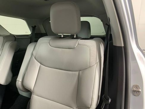 Used 2025 Ford Explorer Active w/ Active Comfort Package image 28