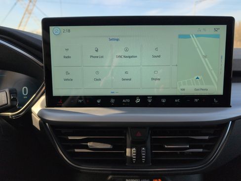 New 2026 Ford Escape SE w/ PHEV Premium Package image 30