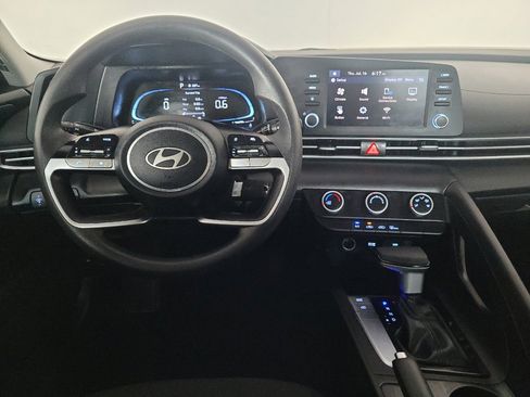 Used 2024 Hyundai Elantra SE FWD image 22