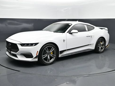 Used 2024 Ford Mustang Coupe RWD image 1
