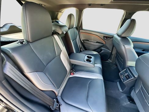 Used 2025 Subaru Forester Sport image 29