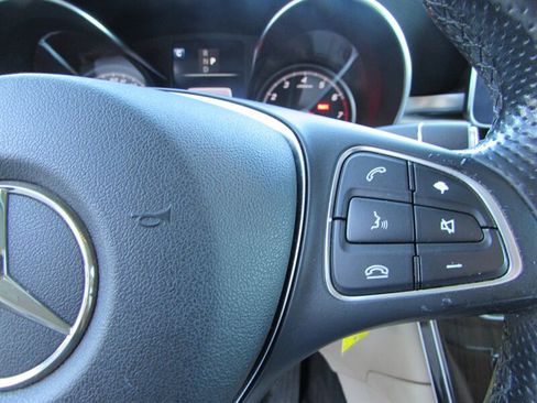Used 2017 Mercedes-Benz GLC 300 4MATIC image 13