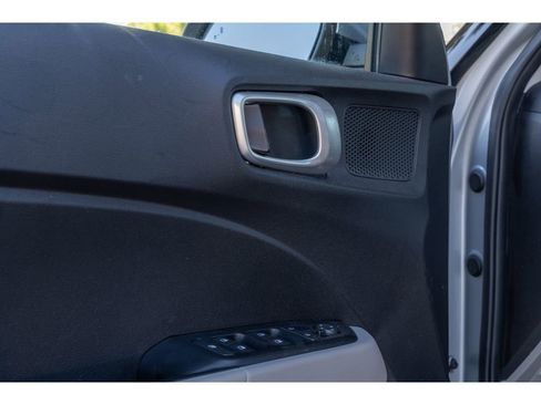 Used 2021 Hyundai Venue SEL w/ Cargo Package image 19