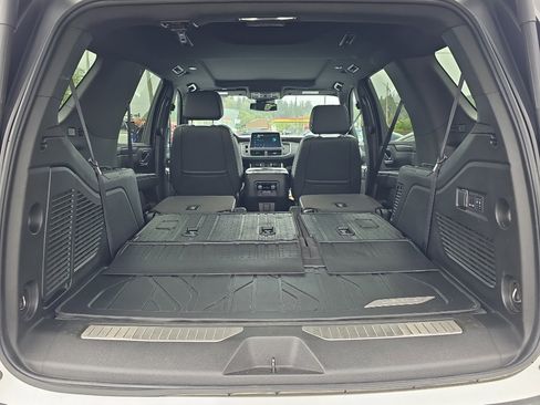 Used 2024 Chevrolet Tahoe Z71 w/ Luxury Package AWD/4WD image 10