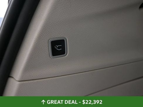 Used 2023 Chrysler Pacifica Limited FWD image 24
