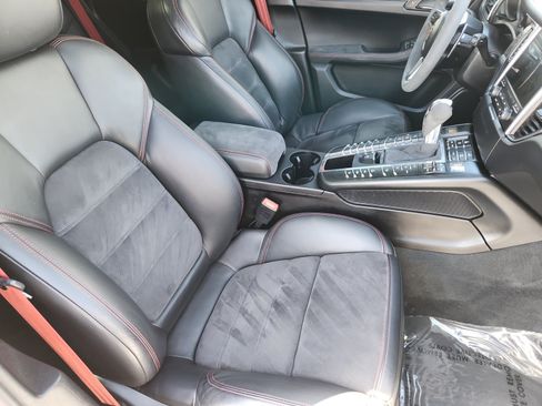 Used 2018 Porsche Macan GTS AWD/4WD image 16