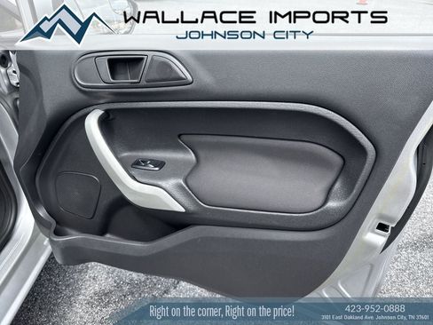 Used 2012 Ford Fiesta SES FWD image 32