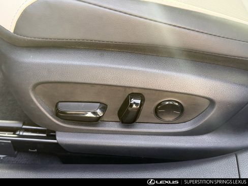 Certified 2025 Lexus ES 300h w/ Premium Package image 13