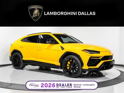 Used 2022 Lamborghini Urus AWD/4WD image 1