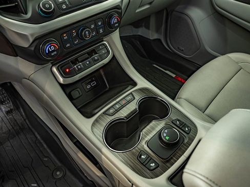 Used 2020 GMC Acadia SLT FWD image 26