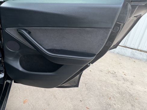 Used 2022 Tesla Model Y Performance AWD/4WD image 15