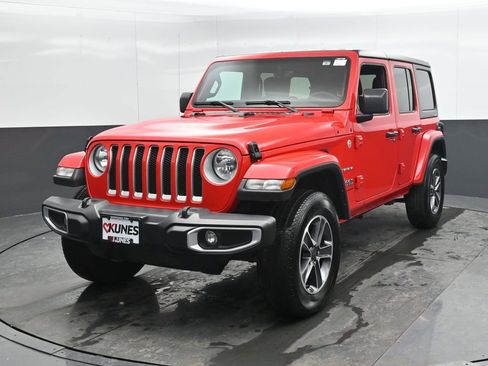 Used 2023 Jeep Wrangler Sahara image 7