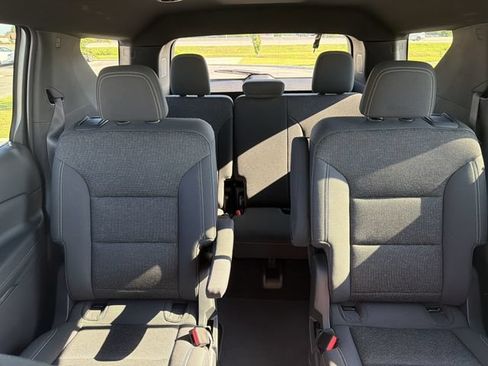 Used 2024 Chevrolet Traverse LT FWD image 27