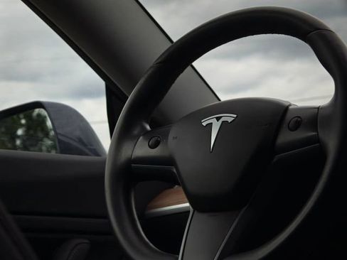Used 2018 Tesla Model 3 Long Range RWD image 25