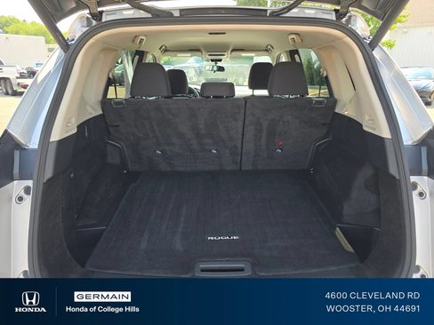 Used 2024 Nissan Rogue SV FWD image 15