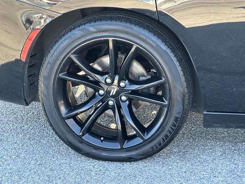 Used 2017 Dodge Charger SXT w/ Plus Group image 6